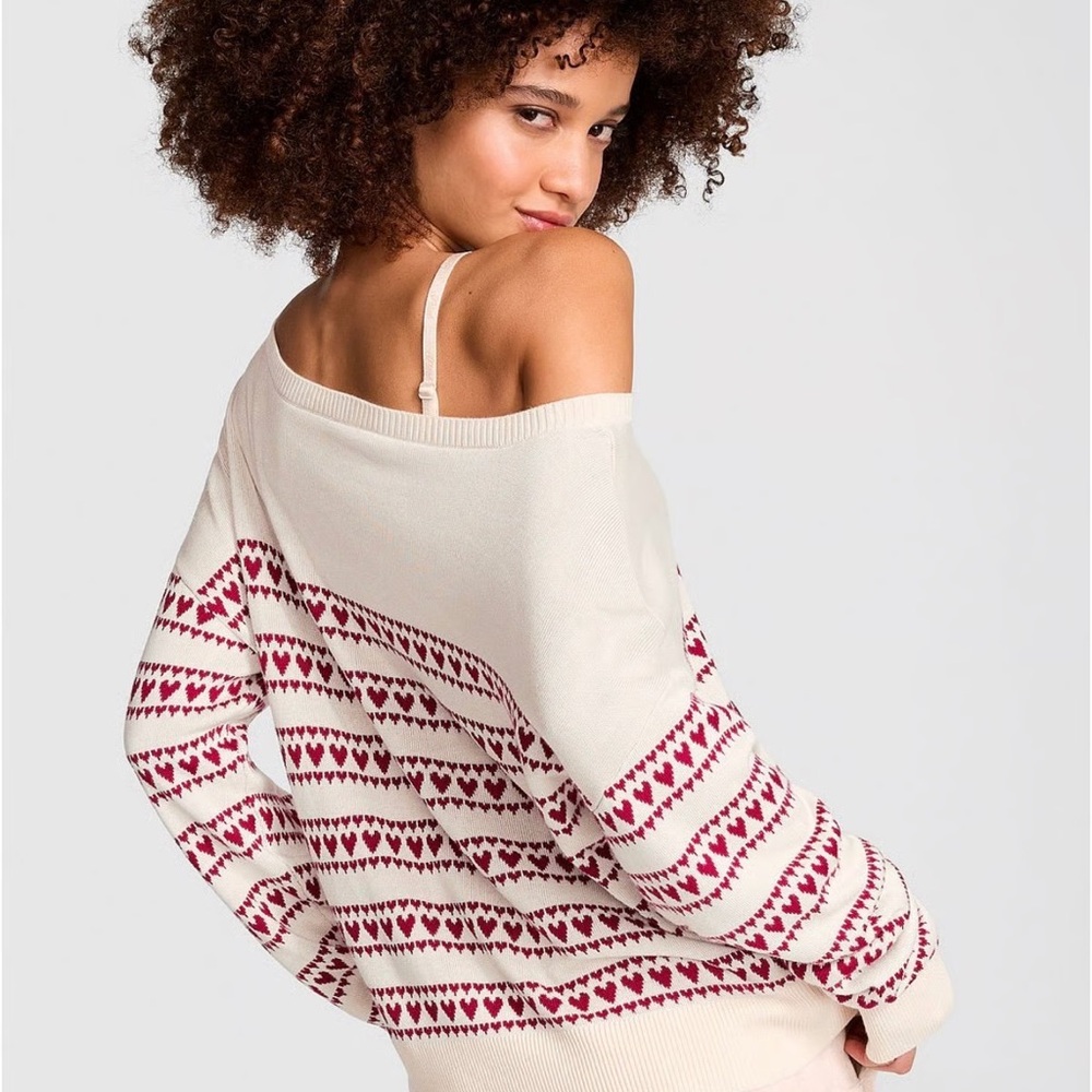 ♥️ VS PINK Cambridge Off The Shoulder Sweater ♥️